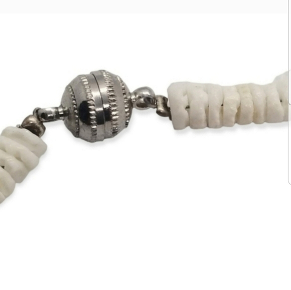 VINTAGE HEISHI WHITE SHELL & IRRIDESCENT GLASS BEADS BOHO NECKLACE - Picture 4 of 5